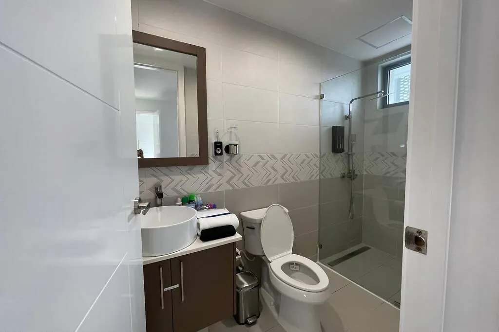 Luxury High-Rise Smart Condo At Parkhurst 1. Jamaika