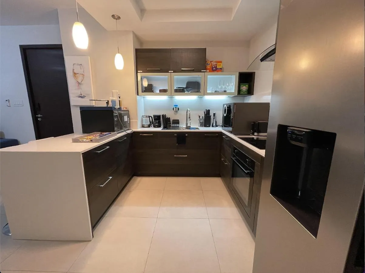 Luxury High-Rise Smart Condo At Parkhurst 1. Daire Kingston