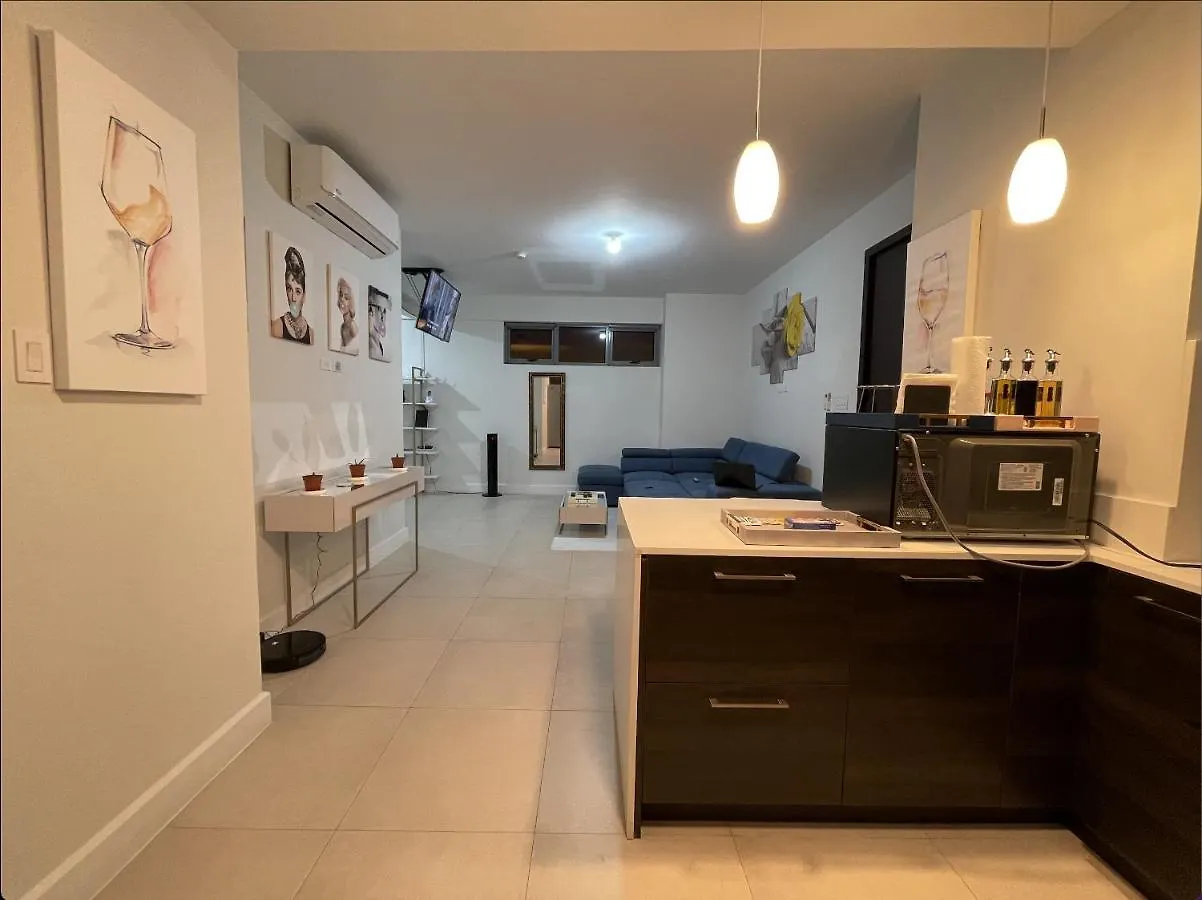 Daire Luxury High-Rise Smart Condo At Parkhurst 1. Jamaika